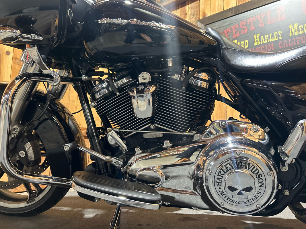 Road Glide®