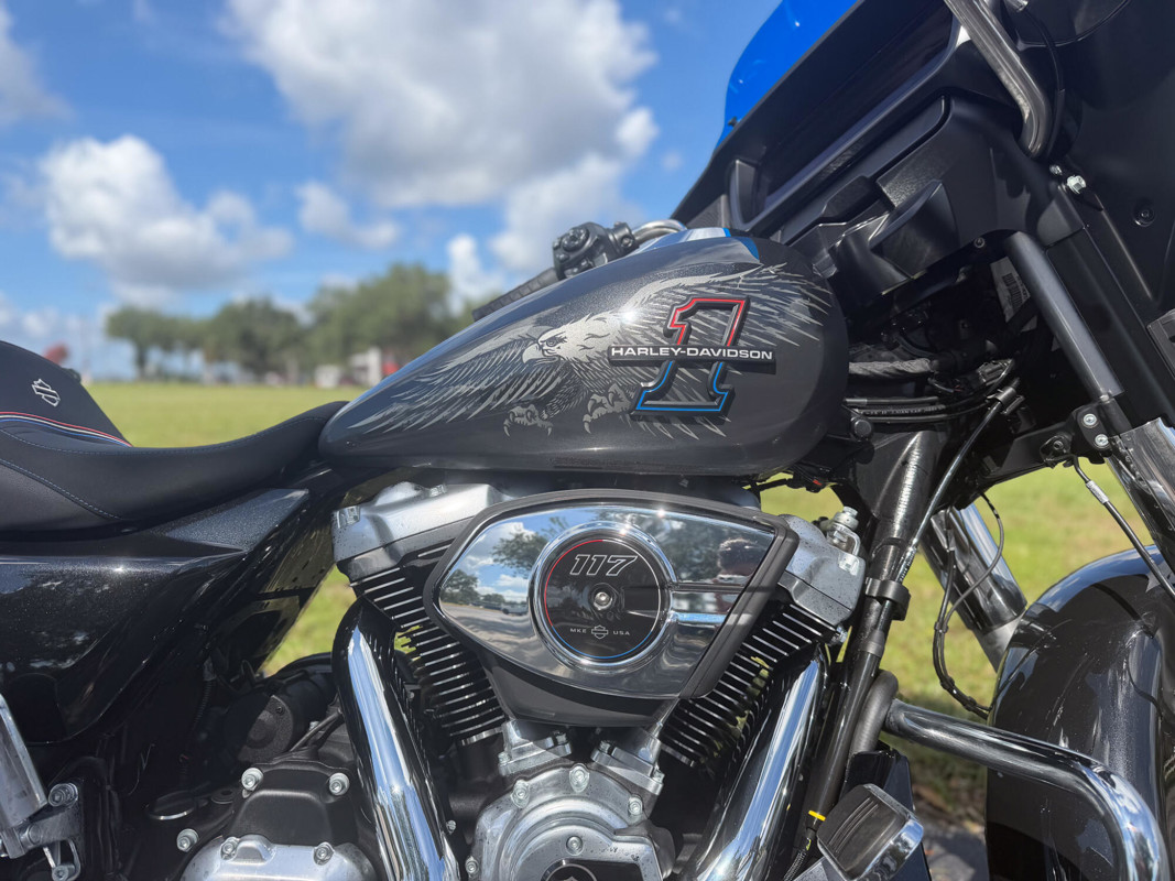Street Glide®