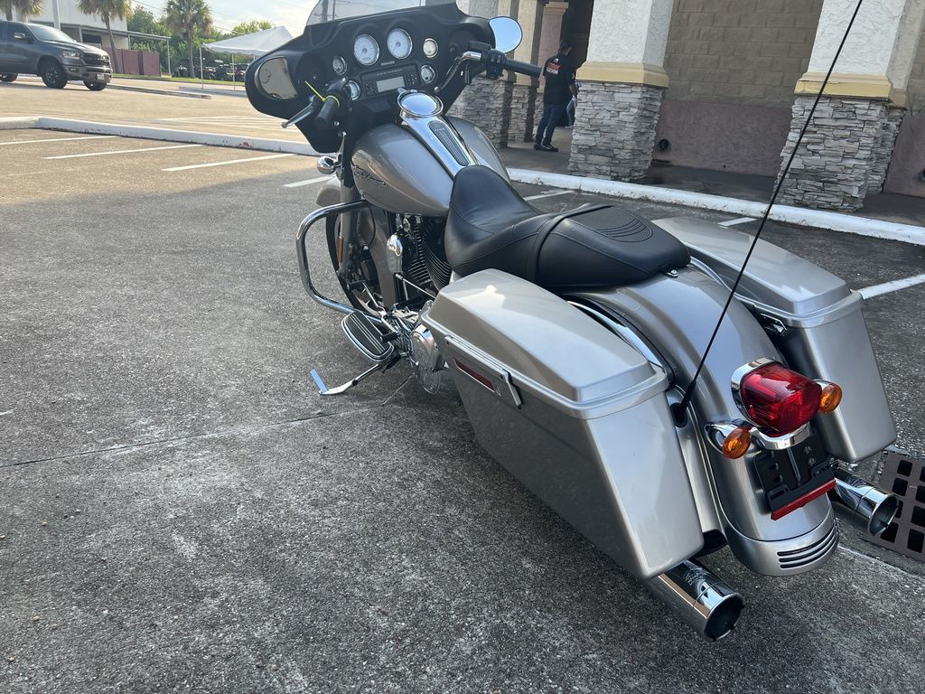 Street Glide®