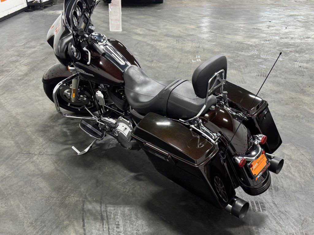Street Glide®