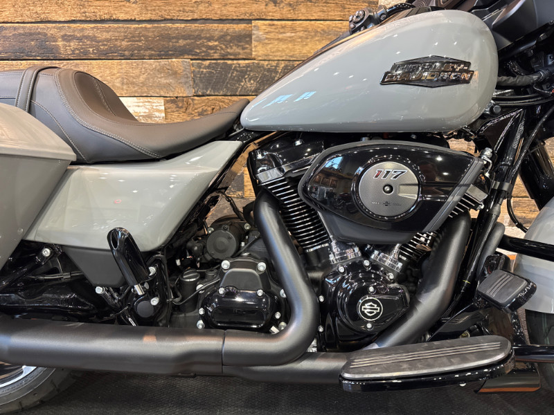 Street Glide®