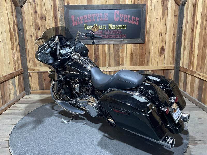 Road Glide®