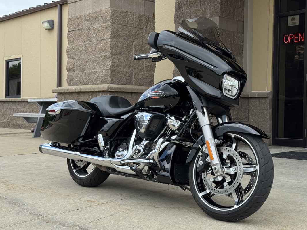 Street Glide®