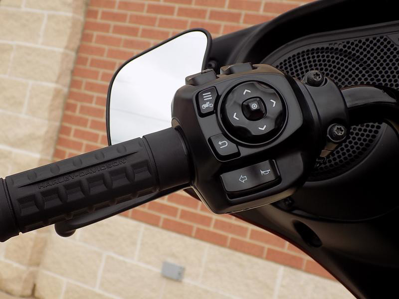 Street Glide®