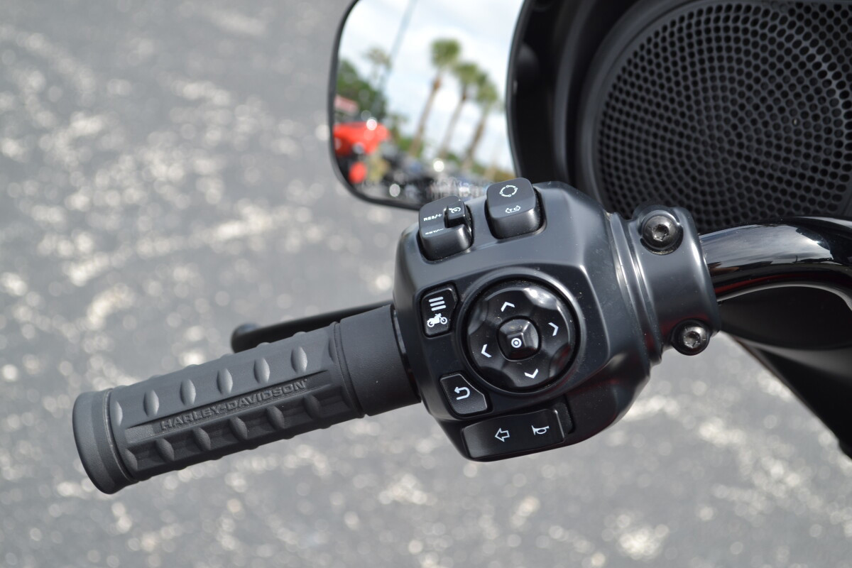 Street Glide®