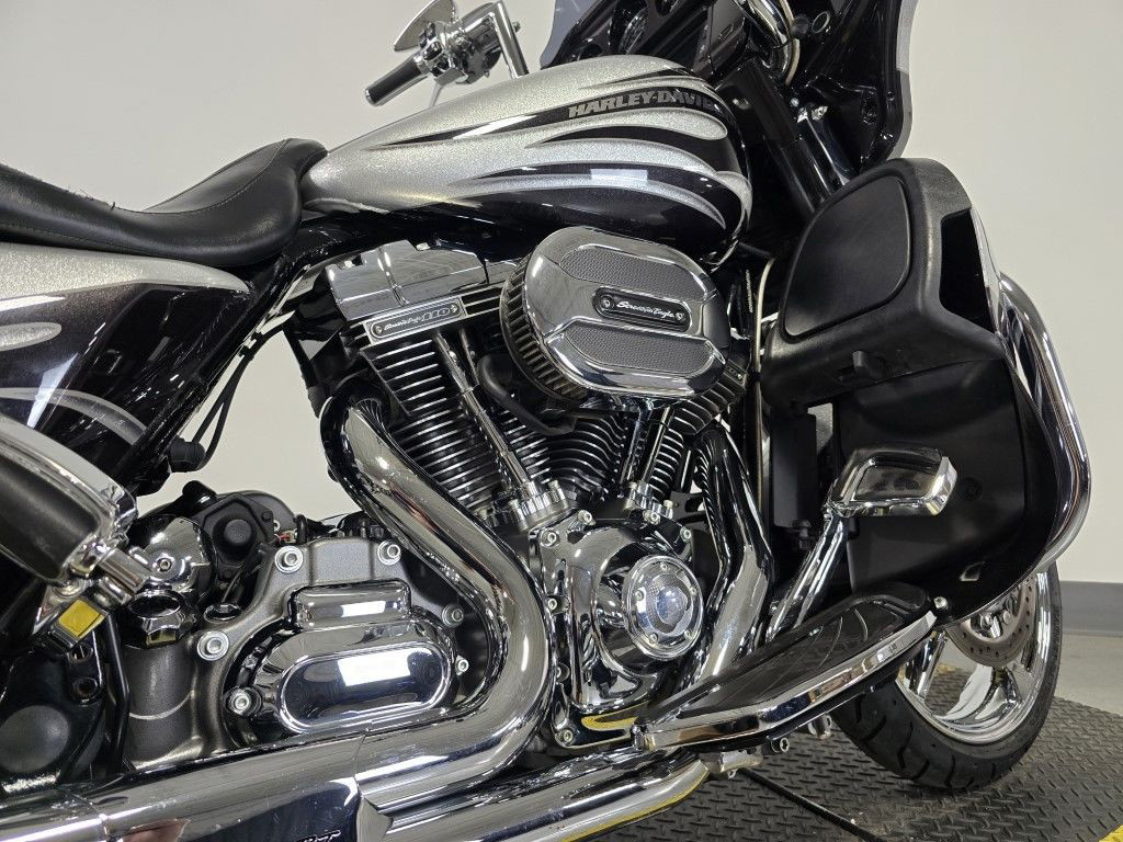 CVO® Street Glide®