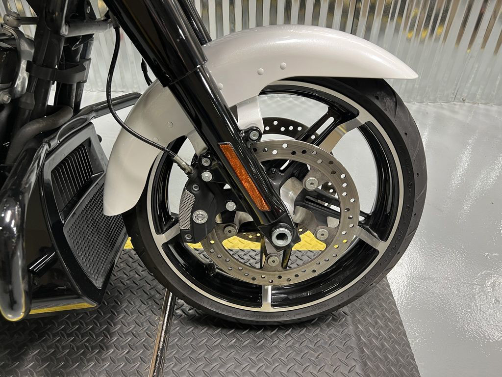 Road Glide®