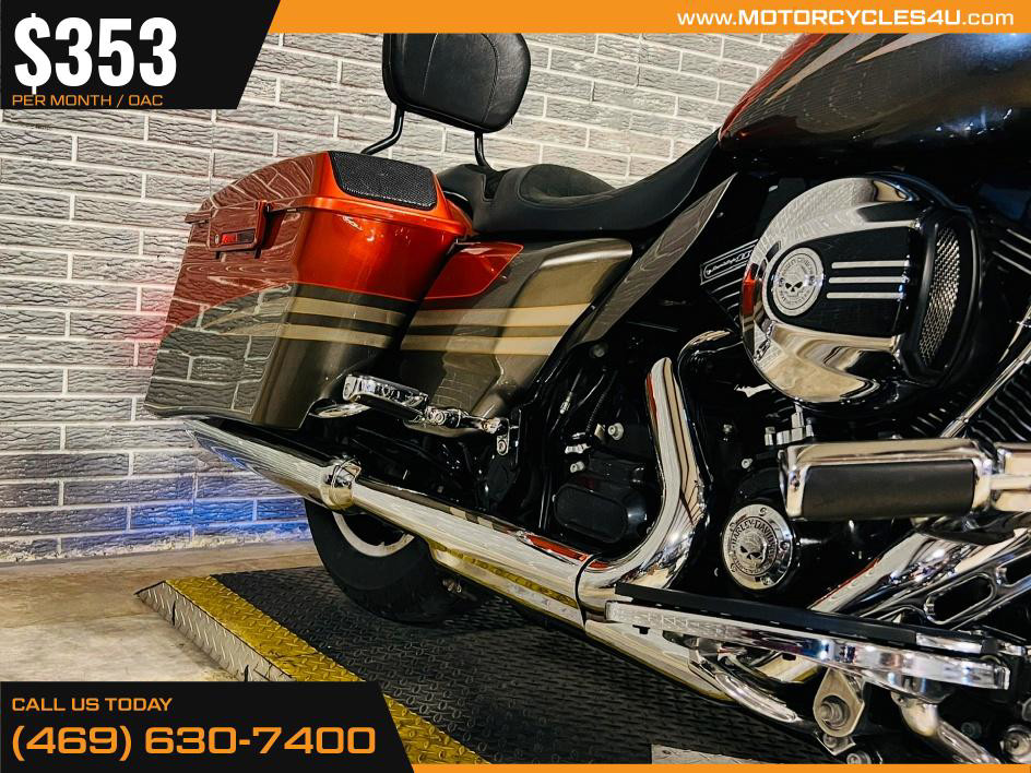 CVO™ Road Glide® Custom 