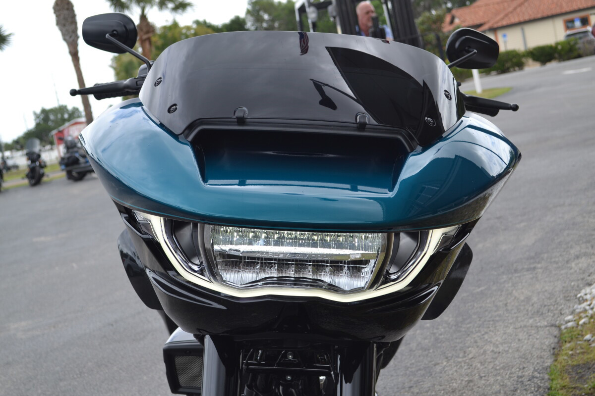 Road Glide®