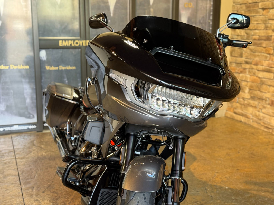 CVO® Road Glide®