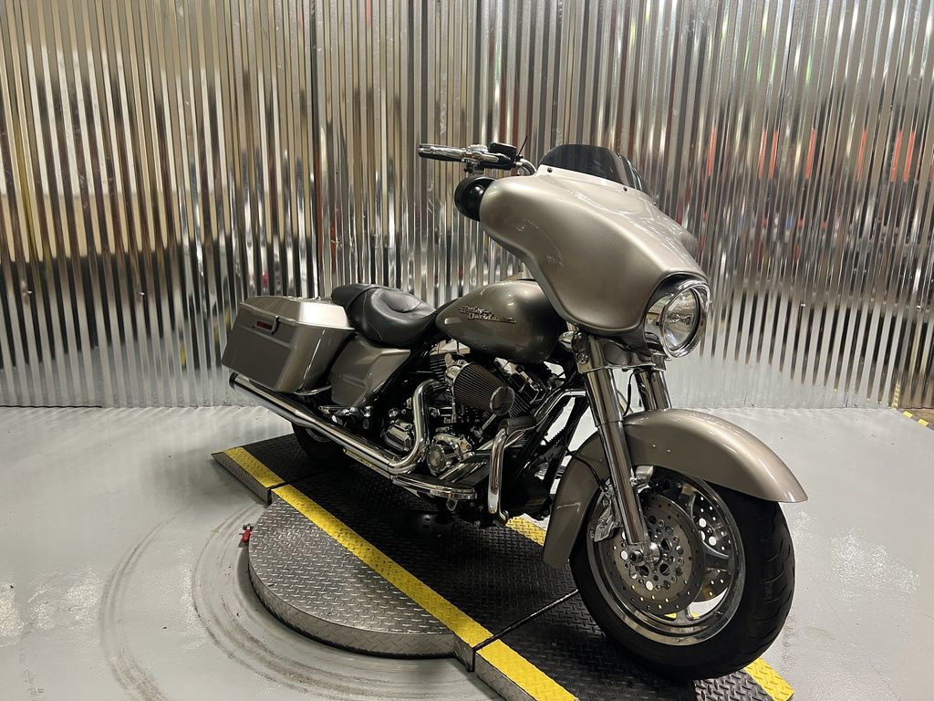 Street Glide®