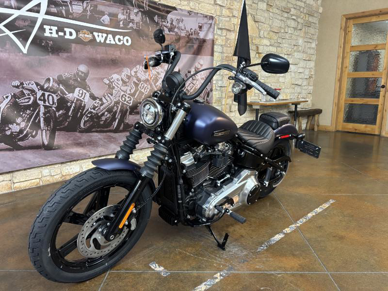 Street Bob®