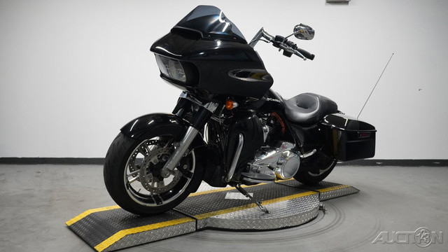 Road Glide®