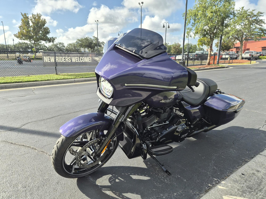 Street Glide®