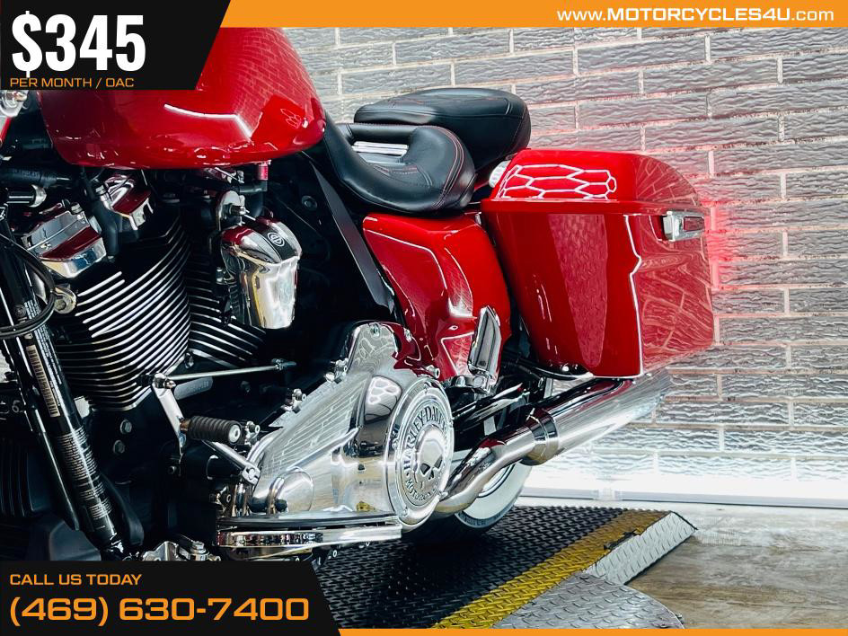 Street Glide®