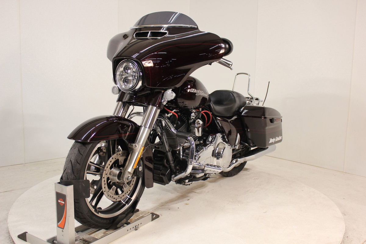 Street Glide® Special