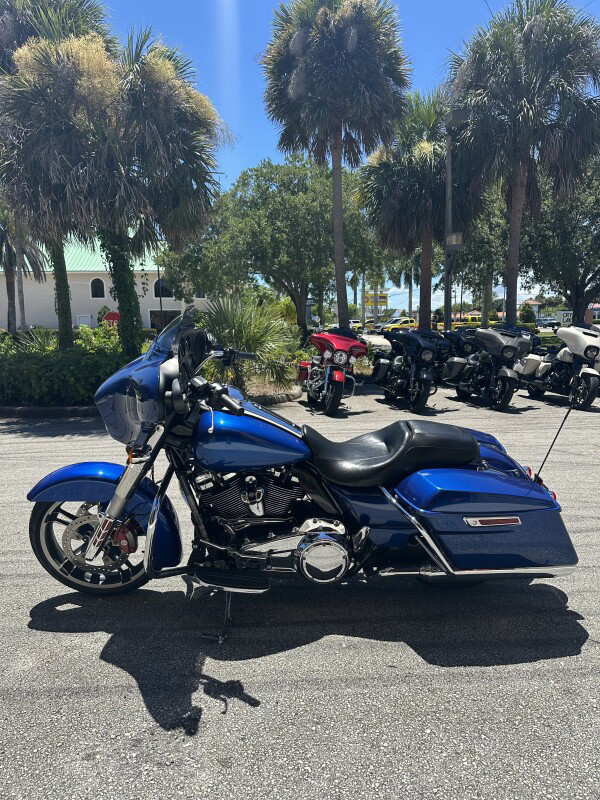 Street Glide®