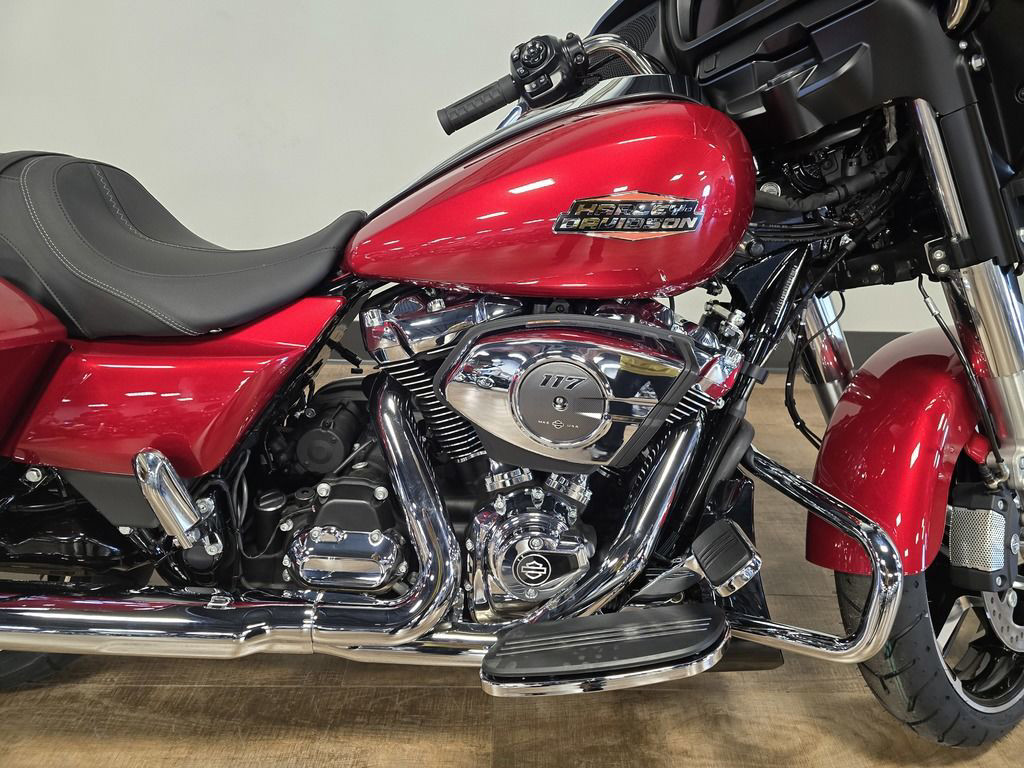 Street Glide®
