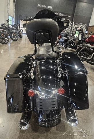 Street Glide®