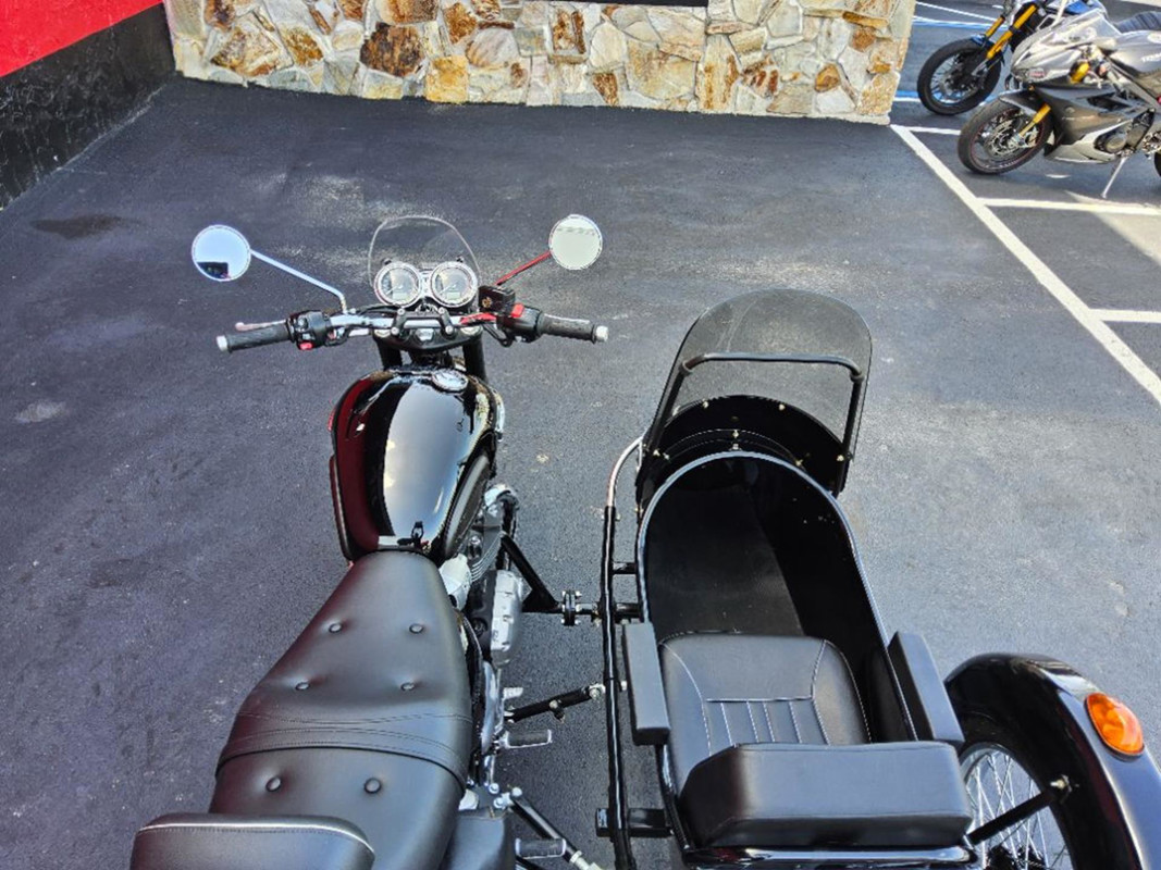 Bonneville T100