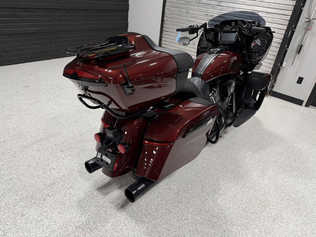 Pursuit Dark Horse 112