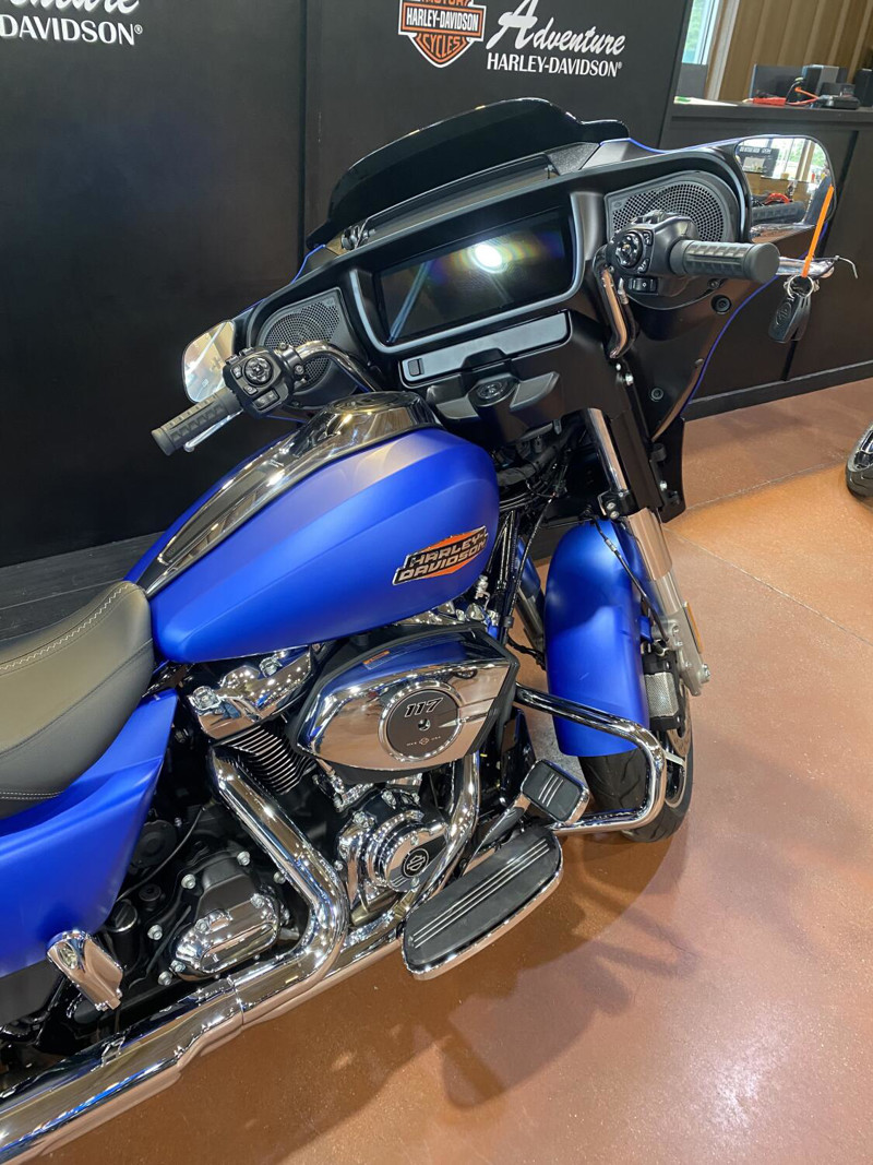 Street Glide®