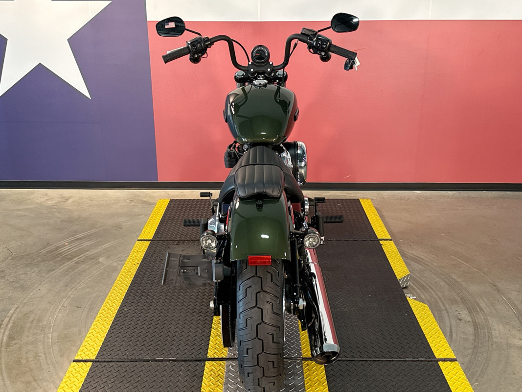 Street Bob®