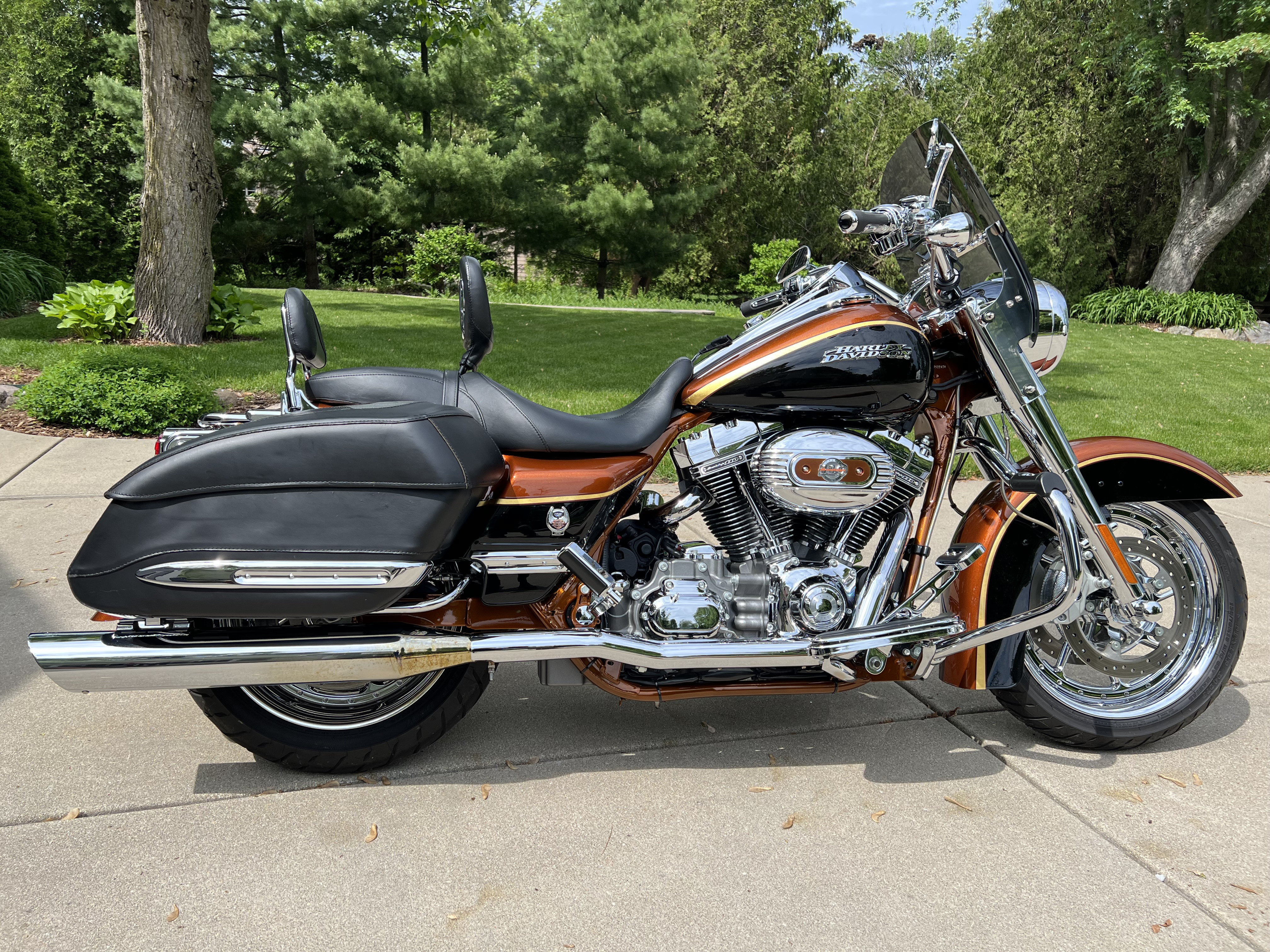 FLH 2008 Harley-Davidson FLHRC Road King Classic Motorcycle