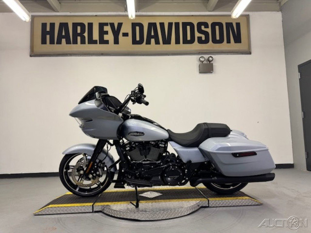 Road Glide®