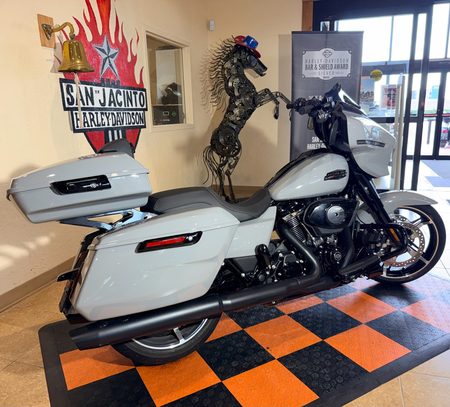 Street Glide®