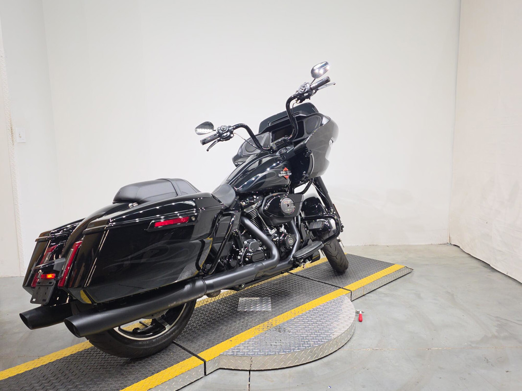 Road Glide®