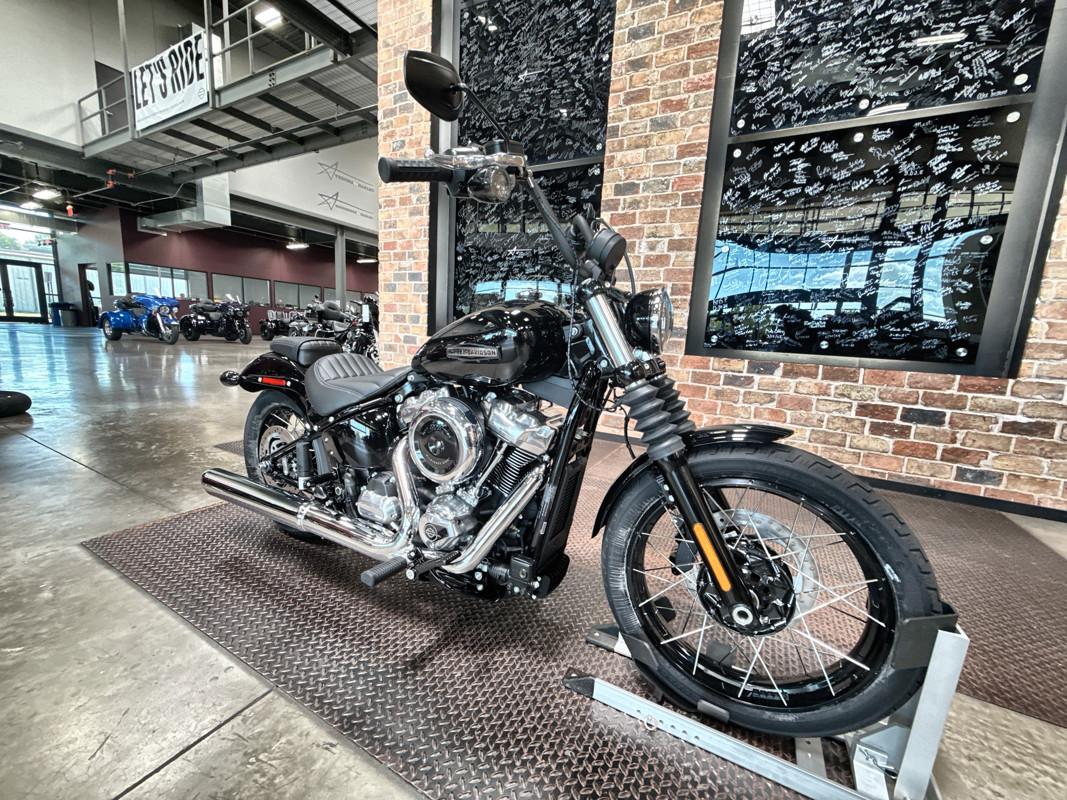 Street Bob®