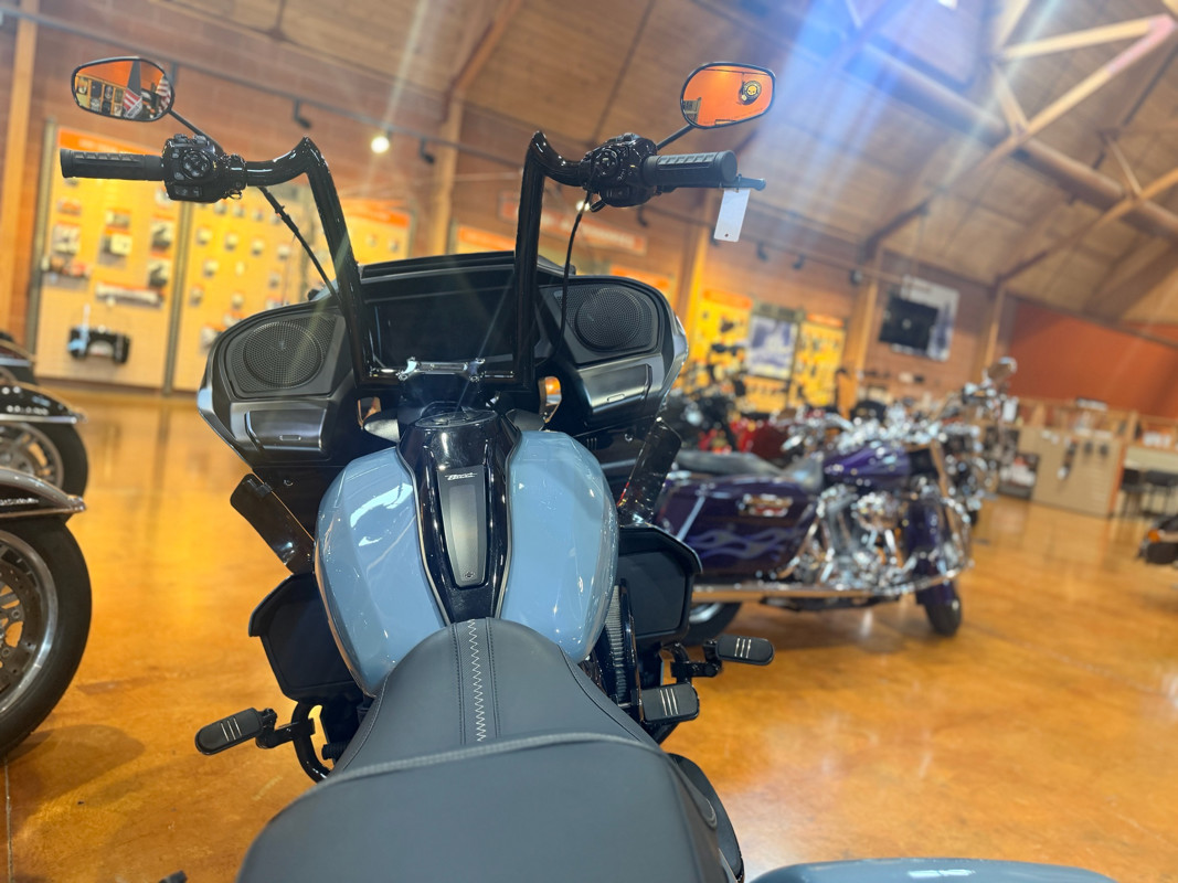 Road Glide®
