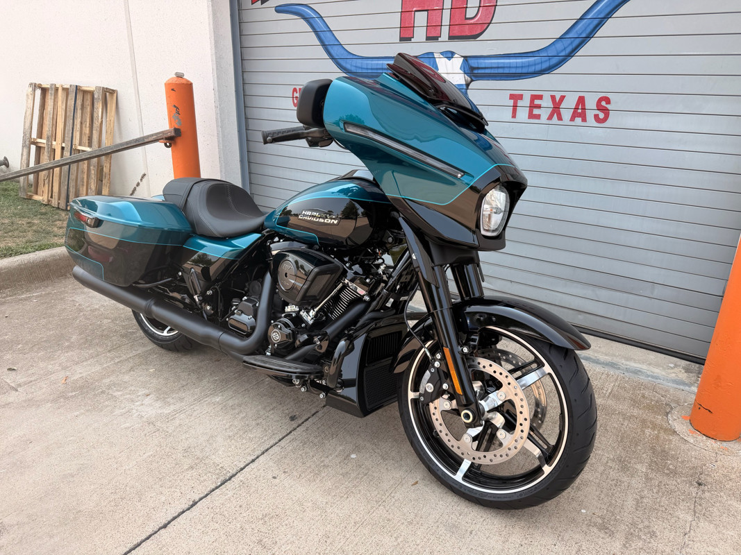 Street Glide®