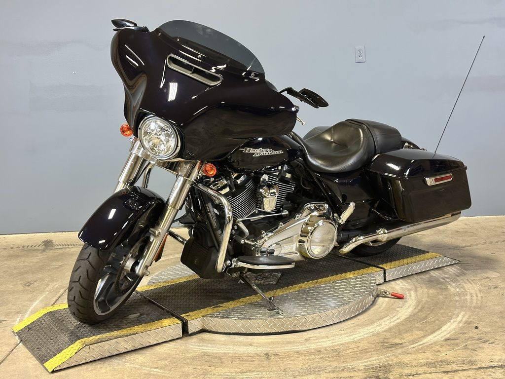 Street Glide®