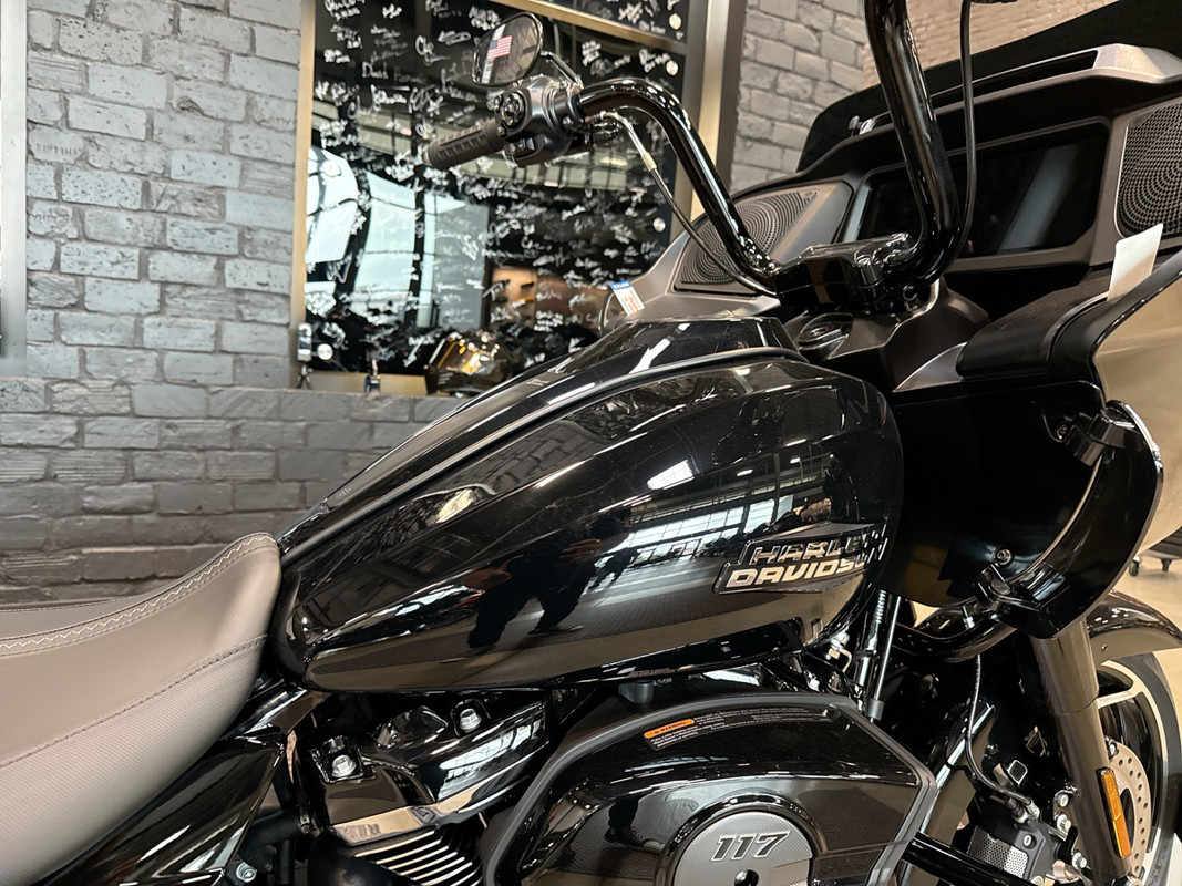 Road Glide®