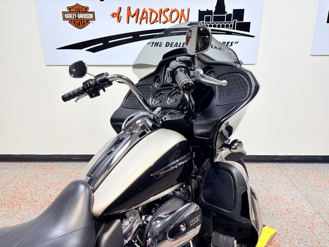 Road Glide® Ultra