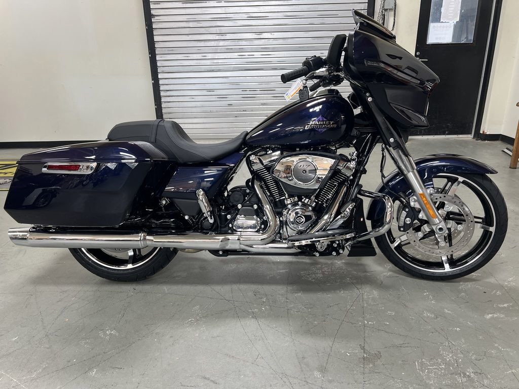 Street Glide®