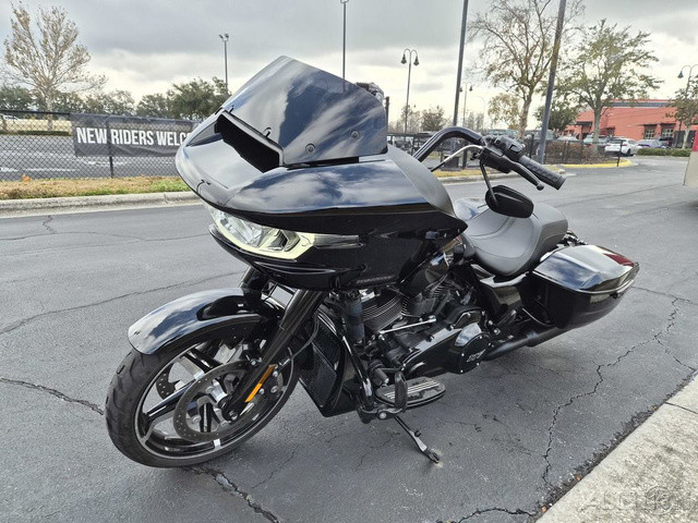 Road Glide®
