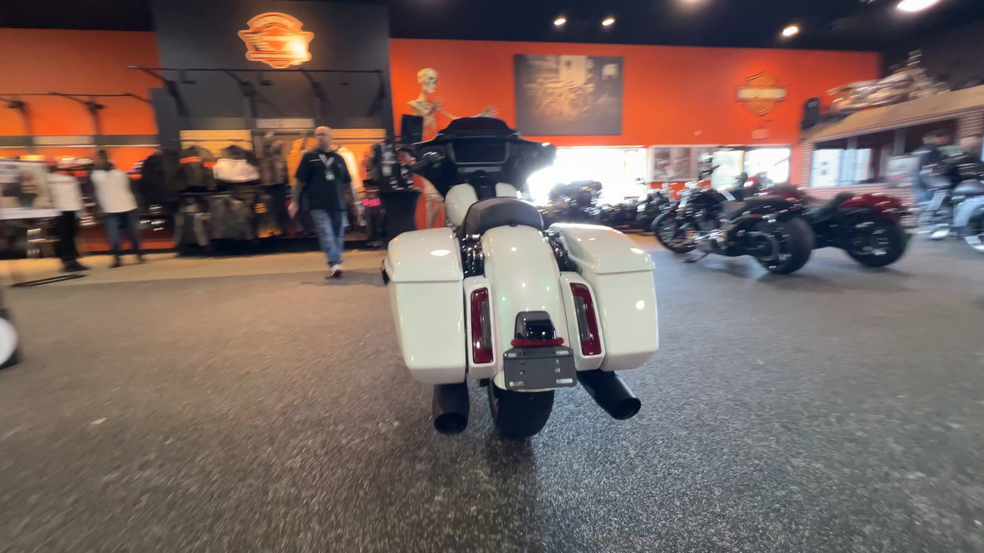 Street Glide®