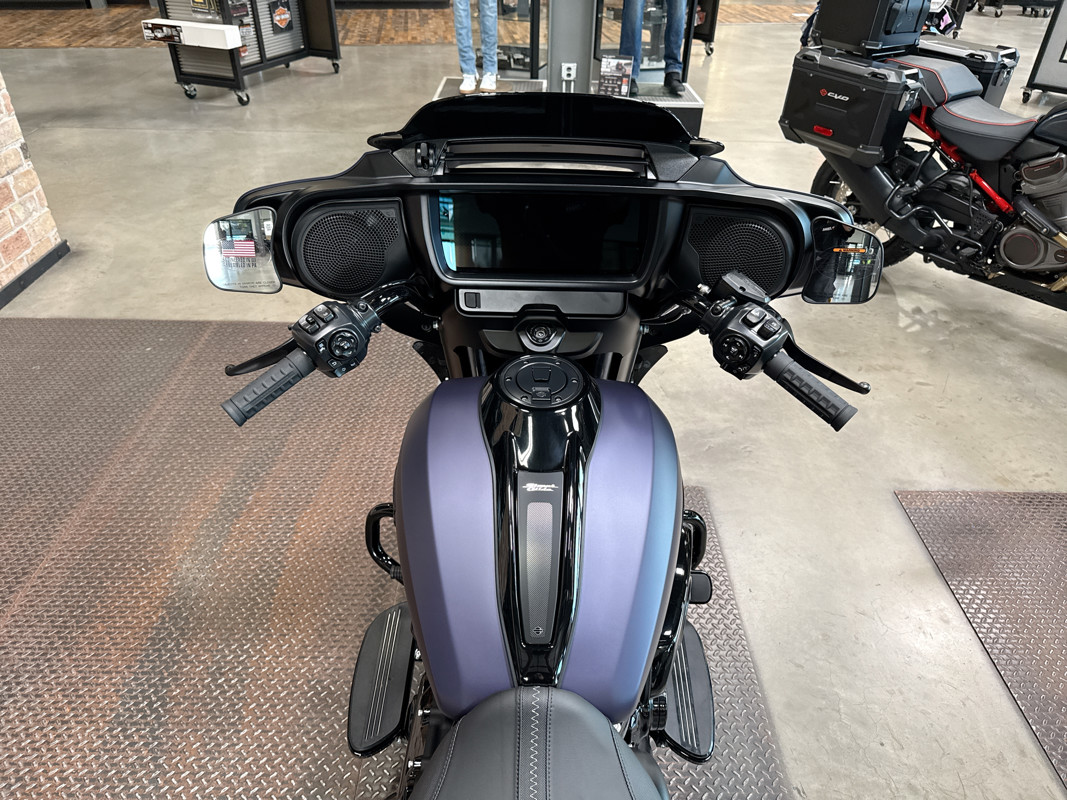 Street Glide®