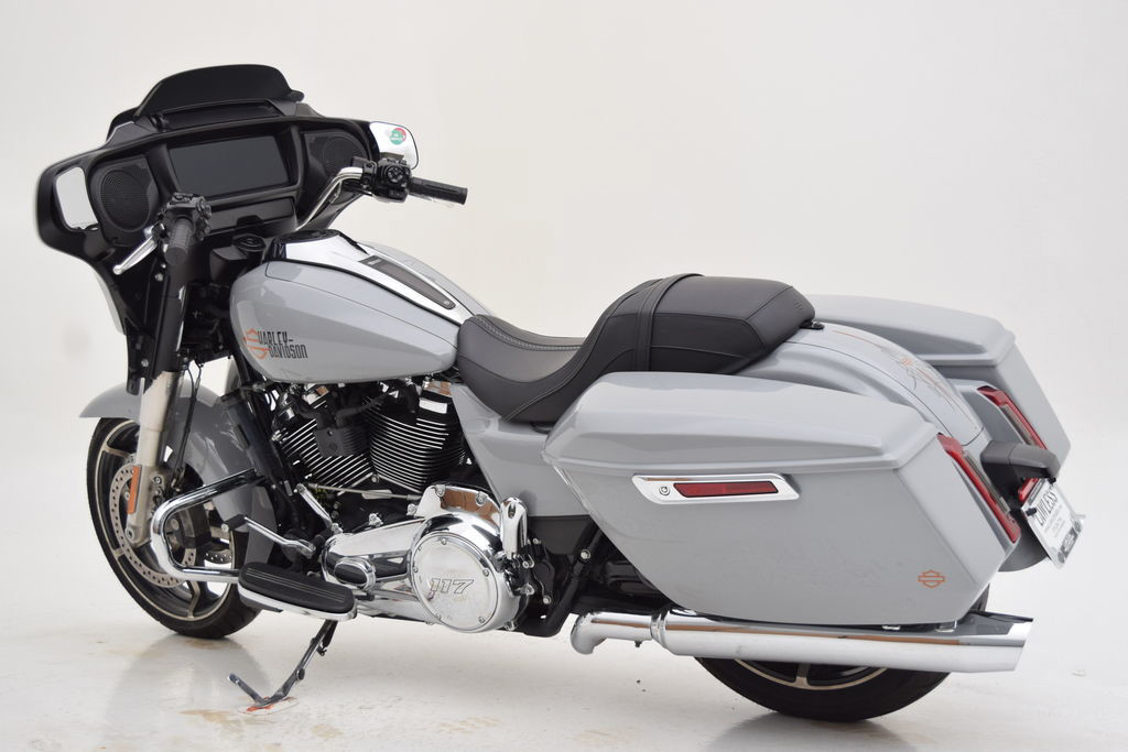 Street Glide®