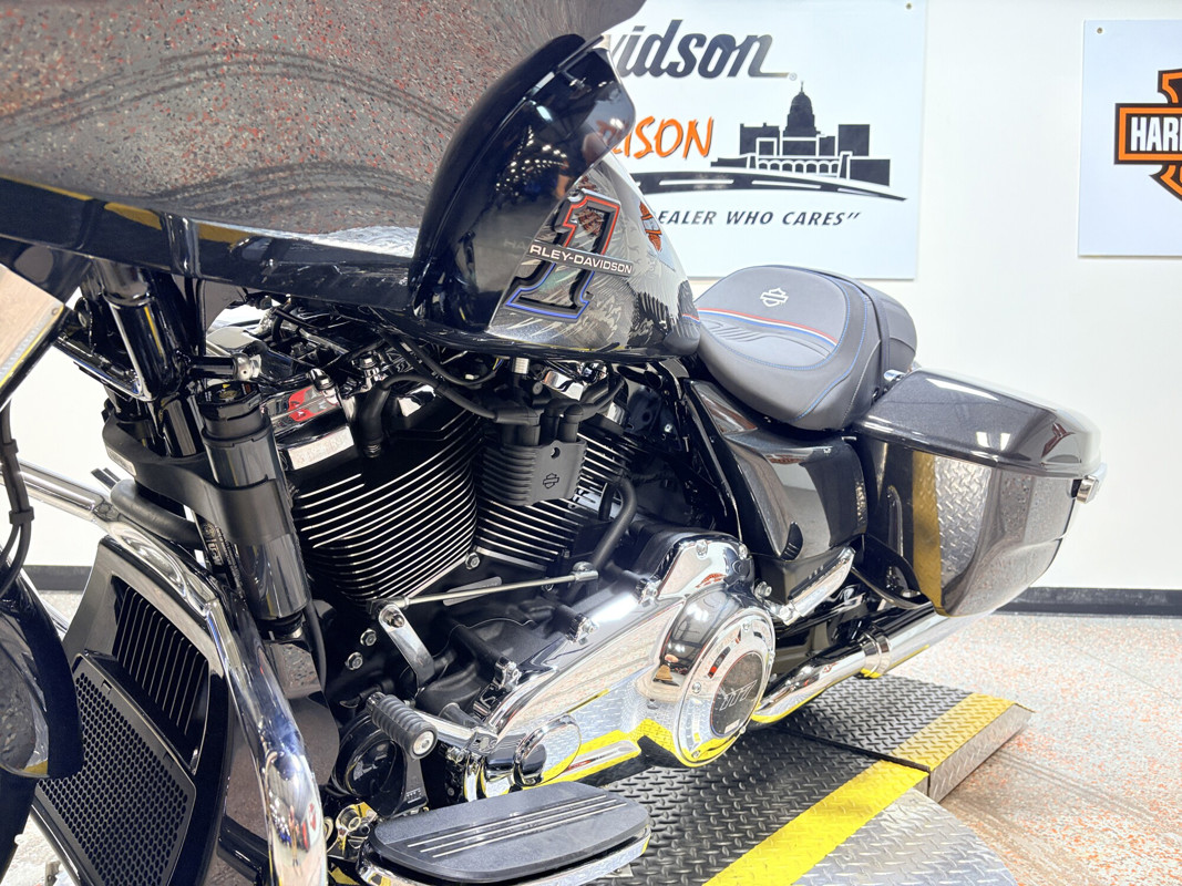 Road Glide®