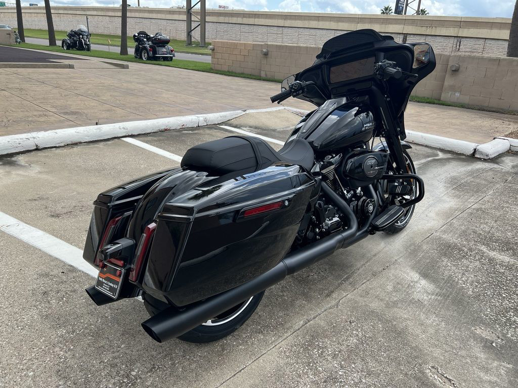 Street Glide®