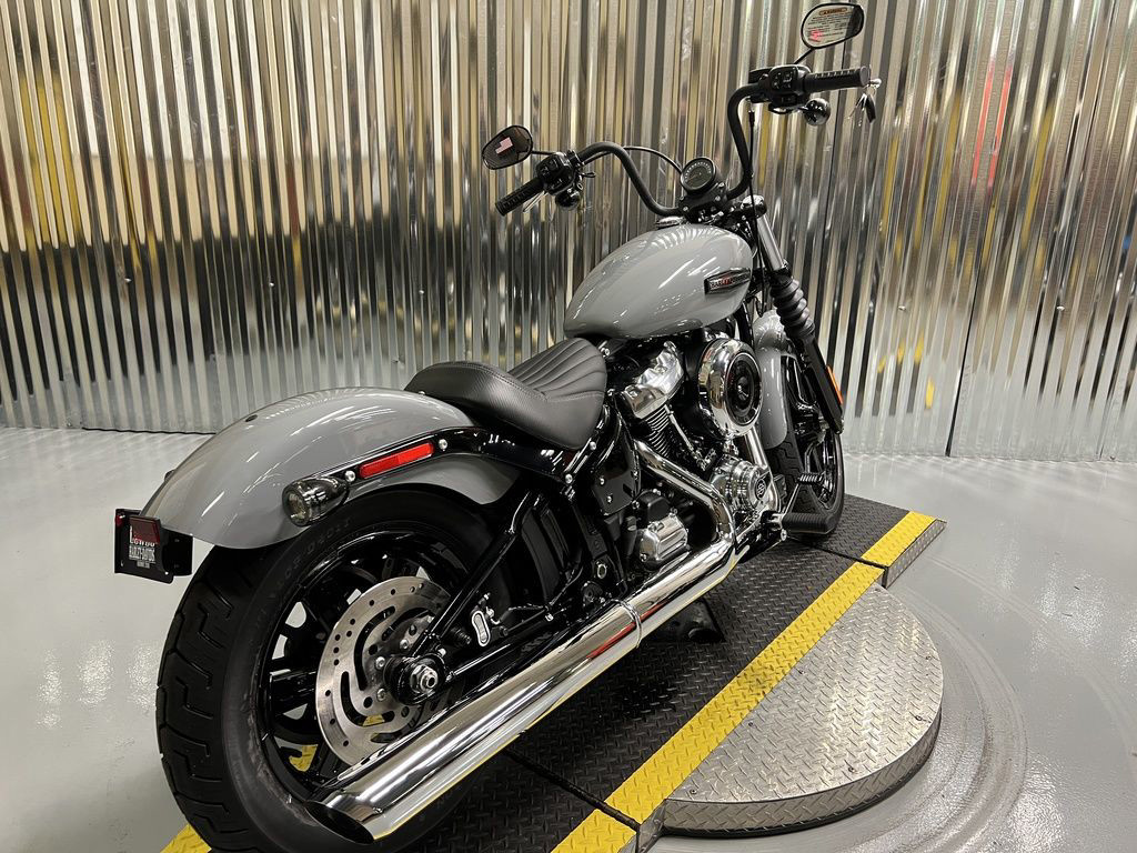 Street Bob®