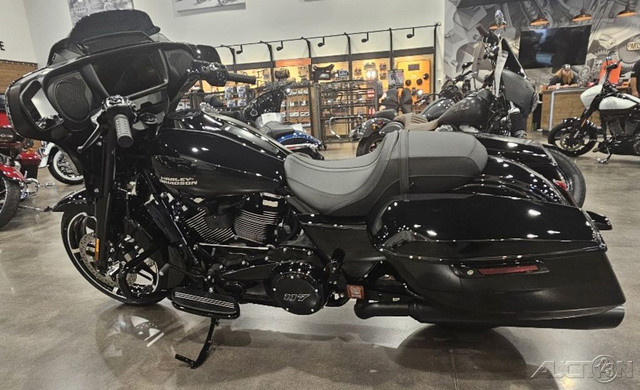 Street Glide®