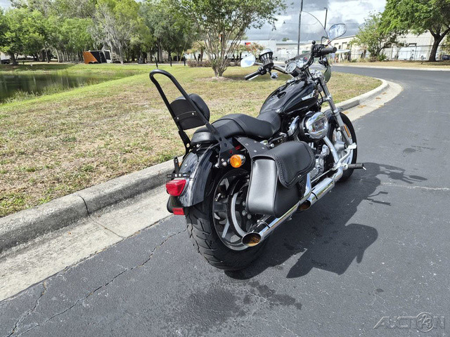 Sportster® 1200 Custom