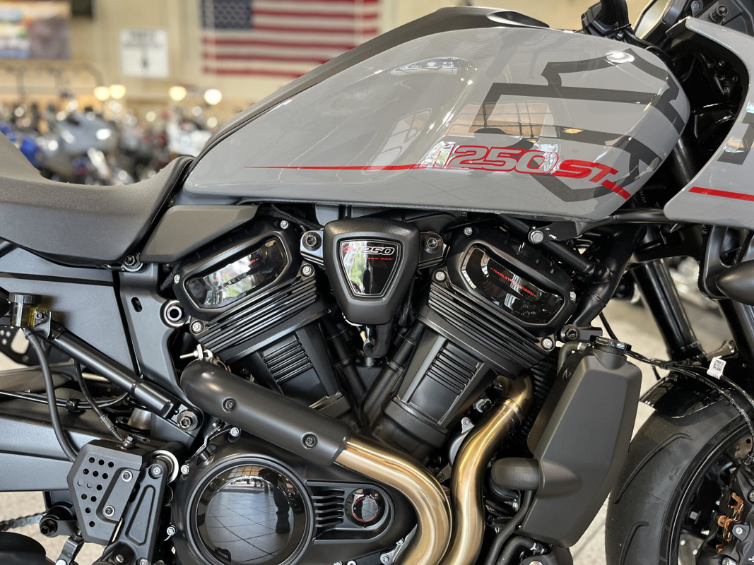 Pan America® 1250 ST