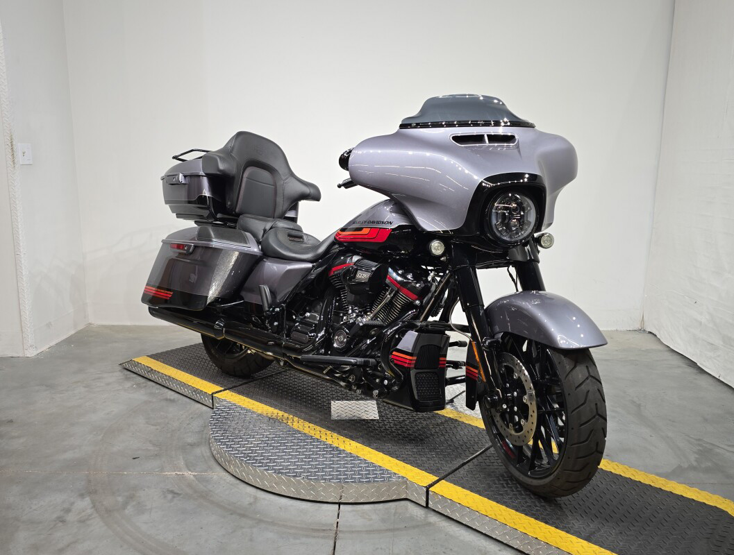 CVO® Street Glide®