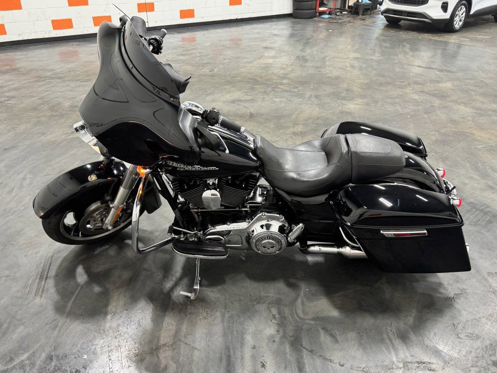 Street Glide®